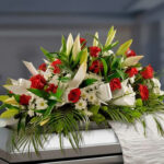 toma la imagen adjunta como base y genera ekbywa 1