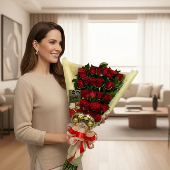 Mujer sonriente sosteniendo un gran ramo de rosas rojas envueltas en papel crema, con una caja de bombones Ferrero Rocher y u